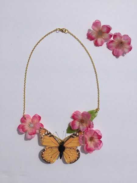 Oh Look’ A Butterfly Necklace Set